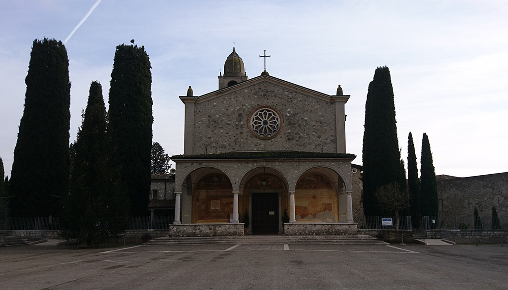 Il Santuario della Madonna del Frassino, emozionante chiesa monumentale di Peschiera del Garda (VR)