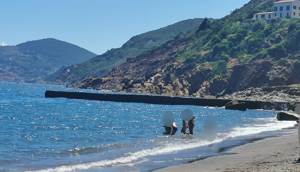 La spiaggia di Cala Seregola a Rio Marina, la più tranquilla e caratteristica dell’Isola d’Elba